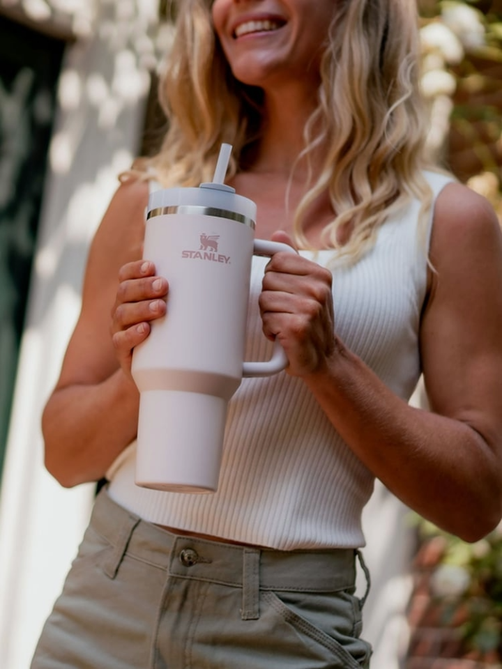 Stanley Quencher H2.0 - 1.18L Rose Quartz Pipetli Termos