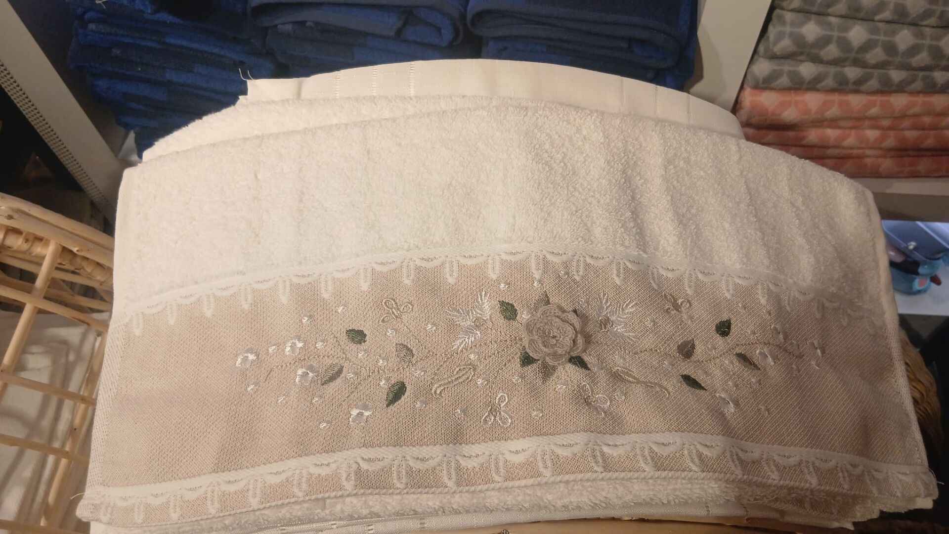 BUKLE NAKIŞLI ROKOKO 50*90 BUKET HAVLU